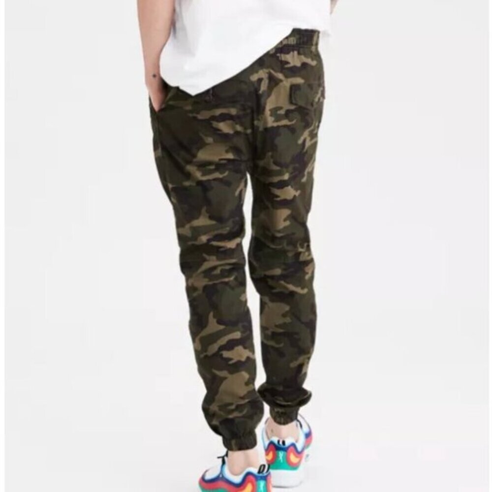 American Eagle Outfitters AE Flex Khaki Jogger Lightweight Size Medium
